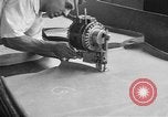 Image masque à gaz Manufacturing Factory France, 1918, de la seconde 39 séquences d'archives historiques vidéo 65675044419