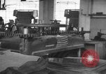 Image masque à gaz Manufacturing Factory France, 1918, de la seconde 53 séquences d'archives historiques vidéo 65675044419