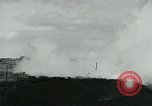 Standbild britischen Mark IV schweren Panzer Frankreich, 1918, aus Sekunde 8 historischem Filmmaterial Videoclip 65675044428