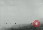 Standbild britischen Mark IV schweren Panzer Frankreich, 1918, aus Sekunde 30 historischem Filmmaterial Videoclip 65675044428