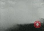 Standbild britischen Mark IV schweren Panzer Frankreich, 1918, aus Sekunde 31 historischem Filmmaterial Videoclip 65675044428