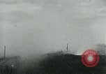 Standbild britischen Mark IV schweren Panzer Frankreich, 1918, aus Sekunde 33 historischem Filmmaterial Videoclip 65675044428