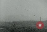 Standbild britischen Mark IV schweren Panzer Frankreich, 1918, aus Sekunde 49 historischem Filmmaterial Videoclip 65675044428