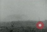 Standbild britischen Mark IV schweren Panzer Frankreich, 1918, aus Sekunde 50 historischem Filmmaterial Videoclip 65675044428