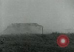 Standbild britischen Mark IV schweren Panzer Frankreich, 1918, aus Sekunde 55 historischem Filmmaterial Videoclip 65675044428