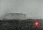 Standbild britischen Mark IV schweren Panzer Frankreich, 1918, aus Sekunde 57 historischem Filmmaterial Videoclip 65675044428