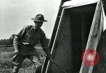 Immagine di Maschere a gas nella prima guerra mondiale Francia, 1918, secondo 10 filmato di repertorio 65675044436