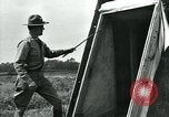 Immagine di Maschere a gas nella prima guerra mondiale Francia, 1918, secondo 11 filmato di repertorio 65675044436