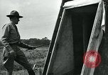 Immagine di Maschere a gas nella prima guerra mondiale Francia, 1918, secondo 12 filmato di repertorio 65675044436