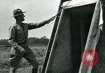 Immagine di Maschere a gas nella prima guerra mondiale Francia, 1918, secondo 14 filmato di repertorio 65675044436