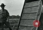 Immagine di Maschere a gas nella prima guerra mondiale Francia, 1918, secondo 26 filmato di repertorio 65675044436