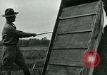 Immagine di Maschere a gas nella prima guerra mondiale Francia, 1918, secondo 28 filmato di repertorio 65675044436