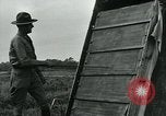 Immagine di Maschere a gas nella prima guerra mondiale Francia, 1918, secondo 32 filmato di repertorio 65675044436