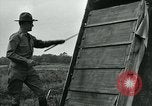 Immagine di Maschere a gas nella prima guerra mondiale Francia, 1918, secondo 37 filmato di repertorio 65675044436