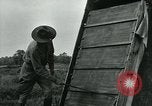 Immagine di Maschere a gas nella prima guerra mondiale Francia, 1918, secondo 43 filmato di repertorio 65675044436