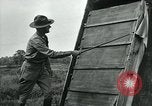 Immagine di Maschere a gas nella prima guerra mondiale Francia, 1918, secondo 45 filmato di repertorio 65675044436