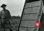 Immagine di Maschere a gas nella prima guerra mondiale Francia, 1918, secondo 56 filmato di repertorio 65675044436