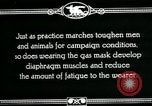 Immagine di Maschera a gas formazione nella prima guerra mondiale United States USA, 1918, secondo 25 filmato di repertorio 65675044437