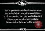 Immagine di Maschera a gas formazione nella prima guerra mondiale United States USA, 1918, secondo 33 filmato di repertorio 65675044437