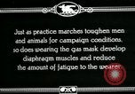 Immagine di Maschera a gas formazione nella prima guerra mondiale United States USA, 1918, secondo 43 filmato di repertorio 65675044437