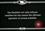 Immagine di Esercito Americano maschera a gas formazione prima guerra mondiale United States USA, 1918, secondo 4 filmato di repertorio 65675044438