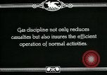 Immagine di Esercito Americano maschera a gas formazione prima guerra mondiale United States USA, 1918, secondo 11 filmato di repertorio 65675044438