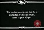 Immagine di Esercito Americano maschera a gas formazione prima guerra mondiale United States USA, 1918, secondo 17 filmato di repertorio 65675044438