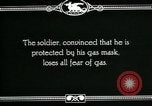 Immagine di Esercito Americano maschera a gas formazione prima guerra mondiale United States USA, 1918, secondo 20 filmato di repertorio 65675044438