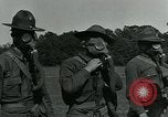 Immagine di Esercito Americano maschera a gas formazione prima guerra mondiale United States USA, 1918, secondo 50 filmato di repertorio 65675044438