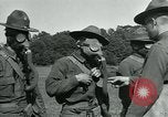 Immagine di Esercito Americano maschera a gas formazione prima guerra mondiale United States USA, 1918, secondo 53 filmato di repertorio 65675044438