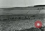Standbild Ersten Weltkrieg gas Angriff Frankreich, 1918, aus Sekunde 27 historischem Filmmaterial Videoclip 65675044440