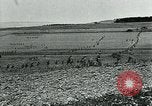 Standbild Ersten Weltkrieg gas Angriff Frankreich, 1918, aus Sekunde 29 historischem Filmmaterial Videoclip 65675044440