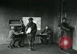 Standbild US Army chemical warfare Training United States USA, 1918, aus Sekunde 50 historischem Filmmaterial Videoclip 65675044442
