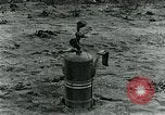 Immagine di Portable tossico di bombole di gas United States USA, 1921, secondo 21 filmato di repertorio 65675044444