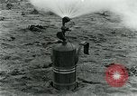 Immagine di Portable tossico di bombole di gas United States USA, 1921, secondo 25 filmato di repertorio 65675044444