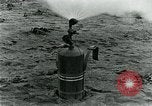 Immagine di Portable tossico di bombole di gas United States USA, 1921, secondo 28 filmato di repertorio 65675044444