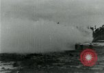 Immagine di Portable tossico di bombole di gas United States USA, 1921, secondo 42 filmato di repertorio 65675044444