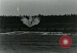 Immagine di Portable tossico di bombole di gas United States USA, 1921, secondo 44 filmato di repertorio 65675044444