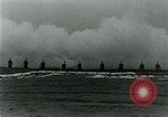 Immagine di Portable tossico di bombole di gas United States USA, 1921, secondo 50 filmato di repertorio 65675044444