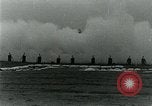 Immagine di Portable tossico di bombole di gas United States USA, 1921, secondo 52 filmato di repertorio 65675044444