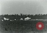 Immagine di Portable tossico di bombole di gas United States USA, 1921, secondo 60 filmato di repertorio 65675044444