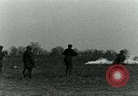Image grenade de gaz United States USA, 1921, de la seconde 9 séquences d'archives historiques vidéo 65675044446