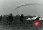Image grenade de gaz United States USA, 1921, de la seconde 11 séquences d'archives historiques vidéo 65675044446