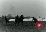 Image grenade de gaz United States USA, 1921, de la seconde 15 séquences d'archives historiques vidéo 65675044446