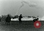 Image grenade de gaz United States USA, 1921, de la seconde 17 séquences d'archives historiques vidéo 65675044446