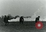 Image grenade de gaz United States USA, 1921, de la seconde 19 séquences d'archives historiques vidéo 65675044446