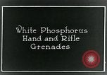 Image le phosphore des grenades à main United States USA, 1921, de la seconde 4 séquences d'archives historiques vidéo 65675044447
