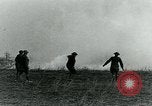 Image le phosphore des grenades à main United States USA, 1921, de la seconde 16 séquences d'archives historiques vidéo 65675044447