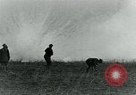 Image le phosphore des grenades à main United States USA, 1921, de la seconde 33 séquences d'archives historiques vidéo 65675044447