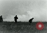 Image le phosphore des grenades à main United States USA, 1921, de la seconde 42 séquences d'archives historiques vidéo 65675044447